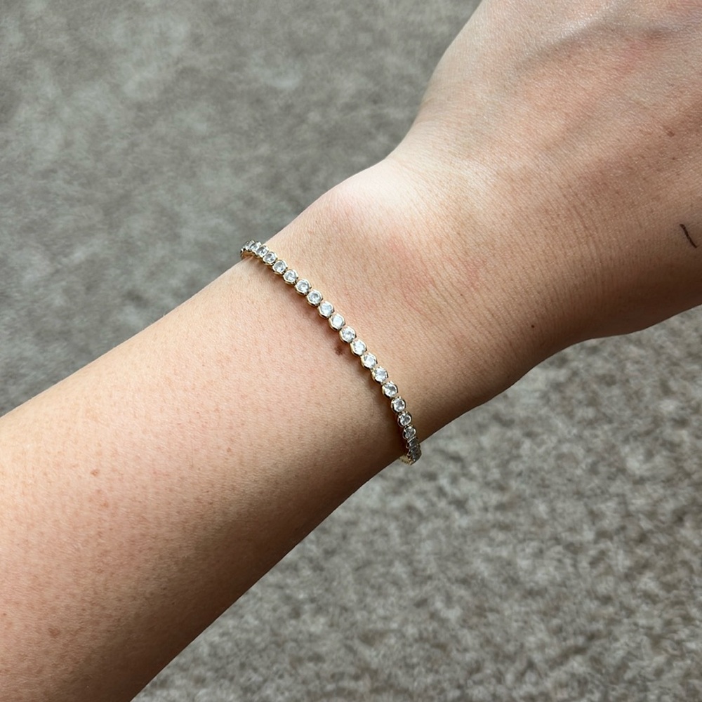 Tennis bracelet